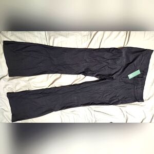 Wild Fable black pants. Size large. Elastic waistband.